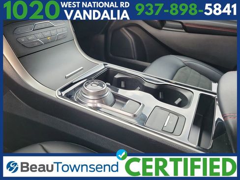 Certified 2020 Ford Edge ST-Line w/ Cold Weather Package image 29