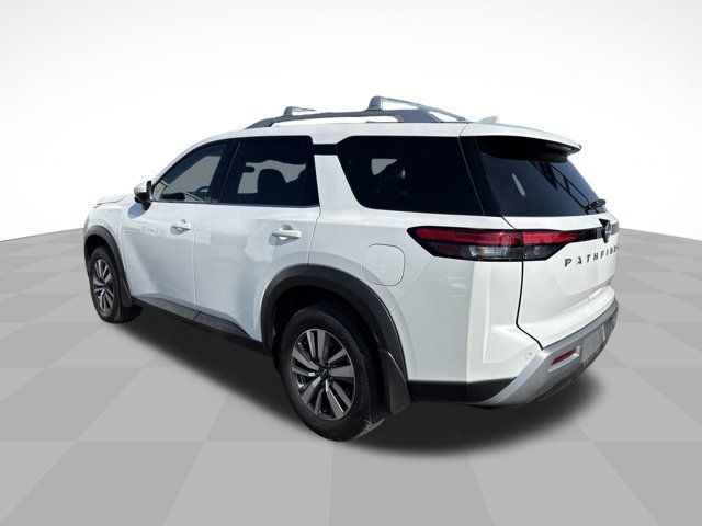 Used 2025 Nissan Pathfinder SL FWD image 4