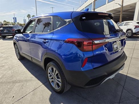 Used 2021 Kia Seltos LX image 4