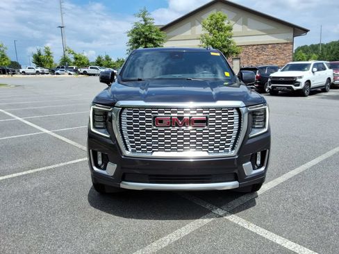 Used 2024 GMC Yukon XL Denali w/ Advanced Technology Package AWD/4WD image 2