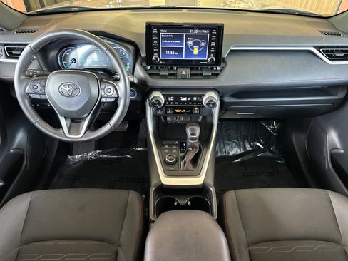 Used 2021 Toyota RAV4 SE w/ Weather & Moonroof Package AWD/4WD image 17