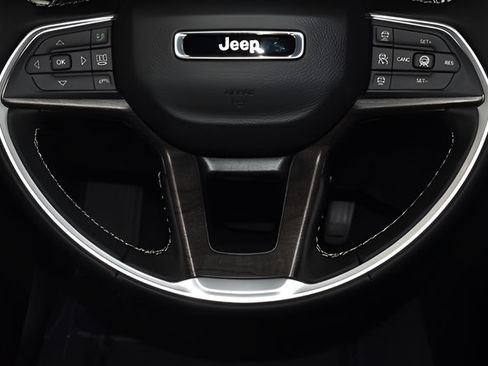 New 2026 Jeep Grand Cherokee Altitude AWD/4WD image 21