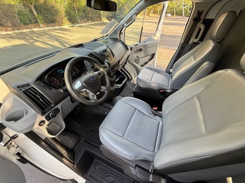 Used 2019 Ford Transit 250 130 Low Roof RWD image 15