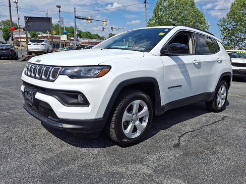 Used 2022 Jeep Compass Latitude AWD/4WD image 1