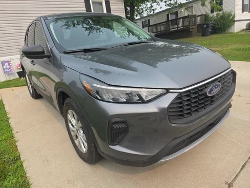 Used 2024 Ford Escape Active AWD/4WD image 2
