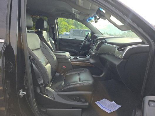 Used 2019 Chevrolet Suburban LT w/ Luxury Package RWD image 5