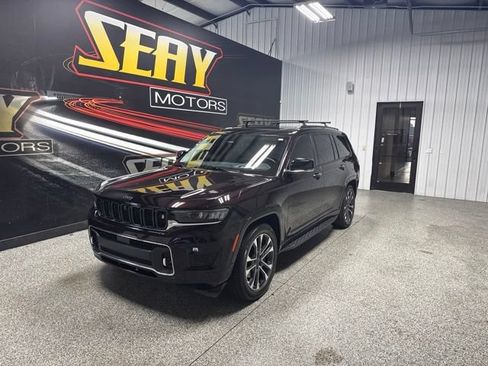 Used 2023 Jeep Grand Cherokee L Overland w/ Advanced Protech Group III AWD/4WD image 1