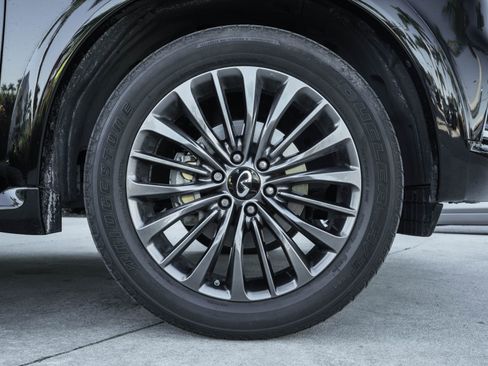 Used 2024 INFINITI QX80 Sensory image 11