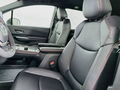 New 2026 Toyota Sienna XSE FWD image 32