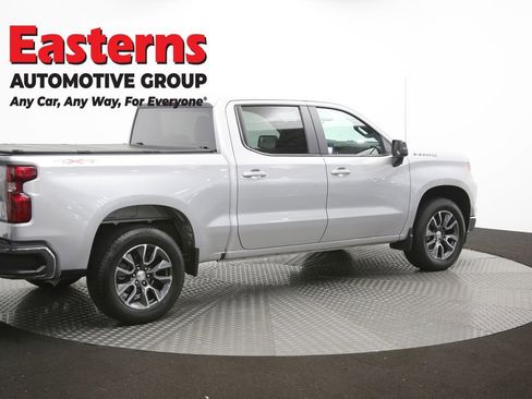 Used 2022 Chevrolet Silverado 1500 LT AWD/4WD image 44