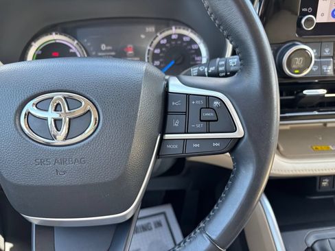 Used 2023 Toyota Highlander XLE AWD/4WD image 20