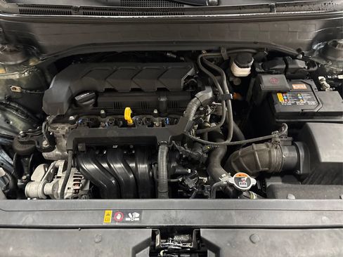 Certified 2023 Hyundai Venue Limited w/ Cargo Package image 12