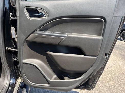Used 2022 Chevrolet Colorado LT AWD/4WD image 15