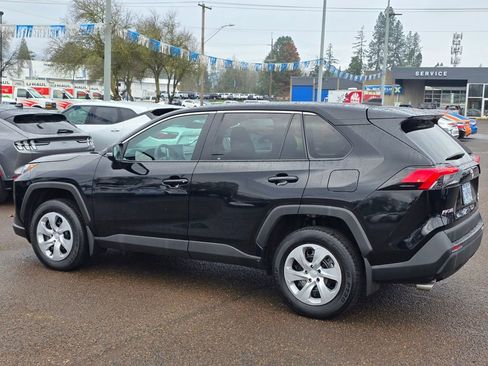 Used 2024 Toyota RAV4 LE image 28