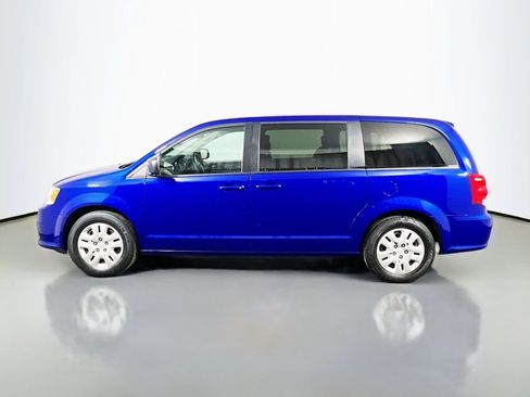 Used 2018 Dodge Grand Caravan SE w/ UConnect Hands-Free Group image 8