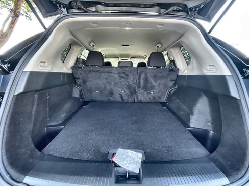Used 2023 Nissan Rogue S FWD image 25