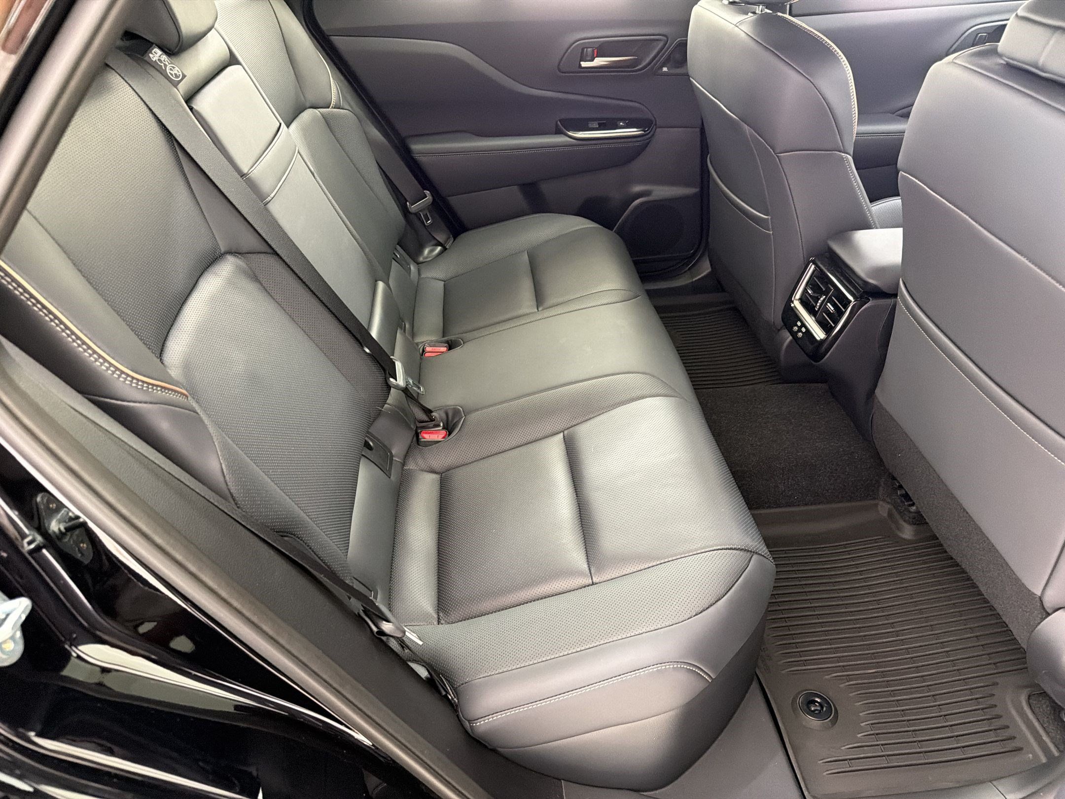 Used 2026 Toyota Crown Signia w/ Advanced Technology Package AWD/4WD image 29