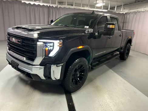 Used 2024 GMC Sierra 2500 Pro w/ Convenience Package image 3