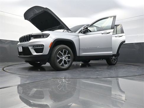 New 2025 Jeep Grand Cherokee Limited image 27