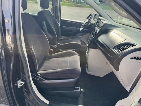 Used 2013 Dodge Grand Caravan American Value Package w/ UConnect Hands-Free Group image 21
