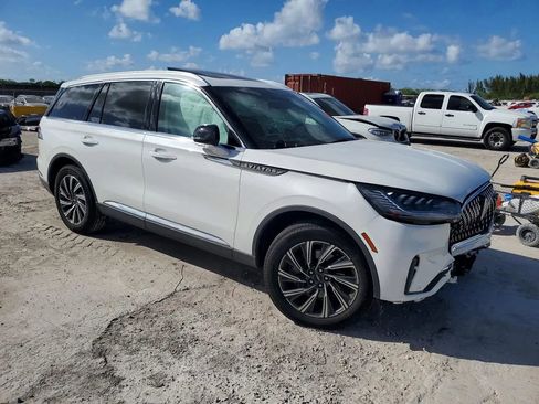 Used 2025 Lincoln Aviator 2WD image 1