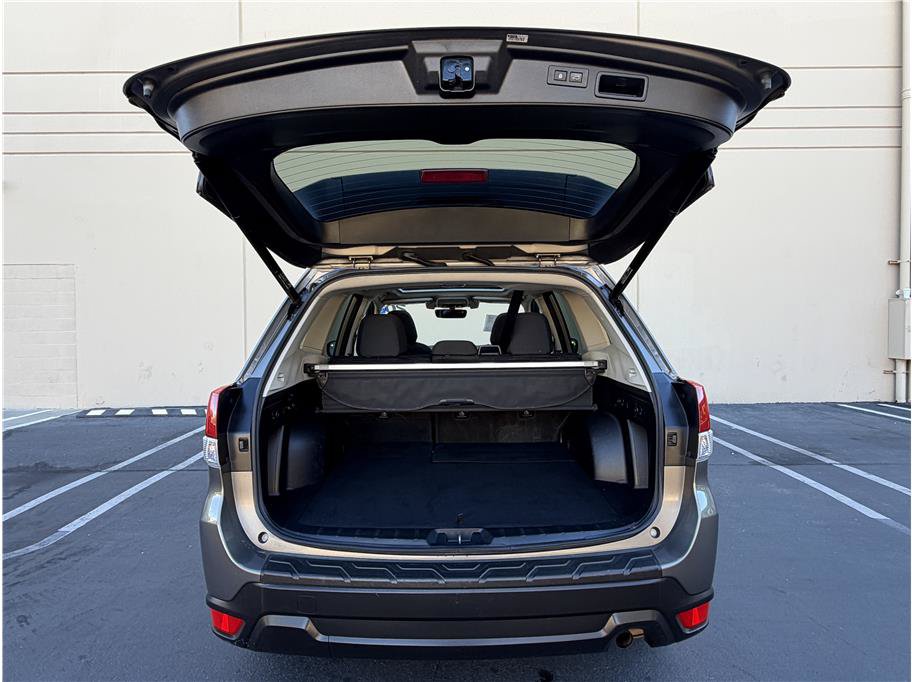 Used 2020 Subaru Forester Premium AWD/4WD image 23