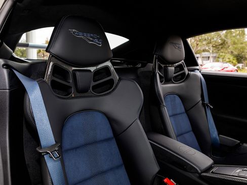 Used 2025 Porsche 718 Cayman GT4 RS image 31