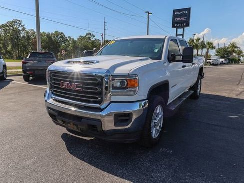 Used 2019 GMC Sierra 2500 4x4 Crew Cab image 3