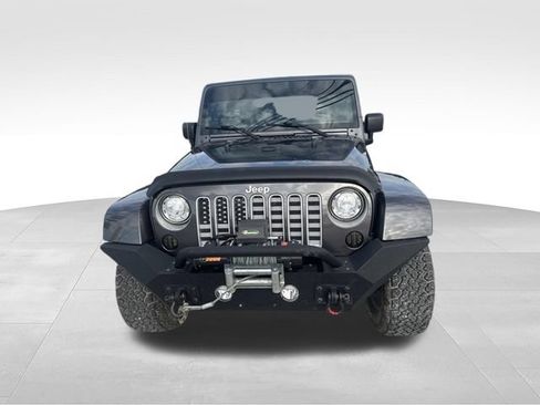 Used 2017 Jeep Wrangler Sahara w/ Connectivity Group AWD/4WD image 30