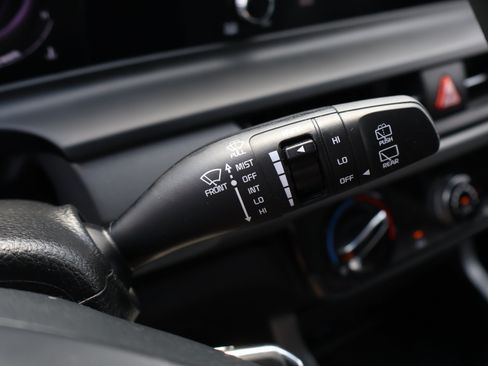 Used 2024 Kia Seltos LX AWD/4WD image 39