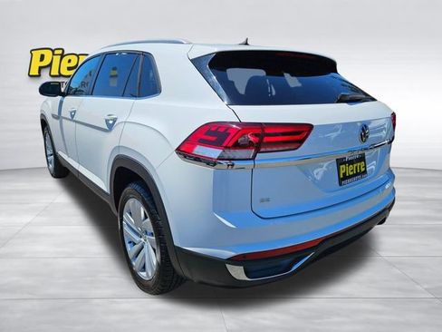 Used 2021 Volkswagen Atlas Cross Sport SE w/ Panoramic Sunroof Package FWD image 3