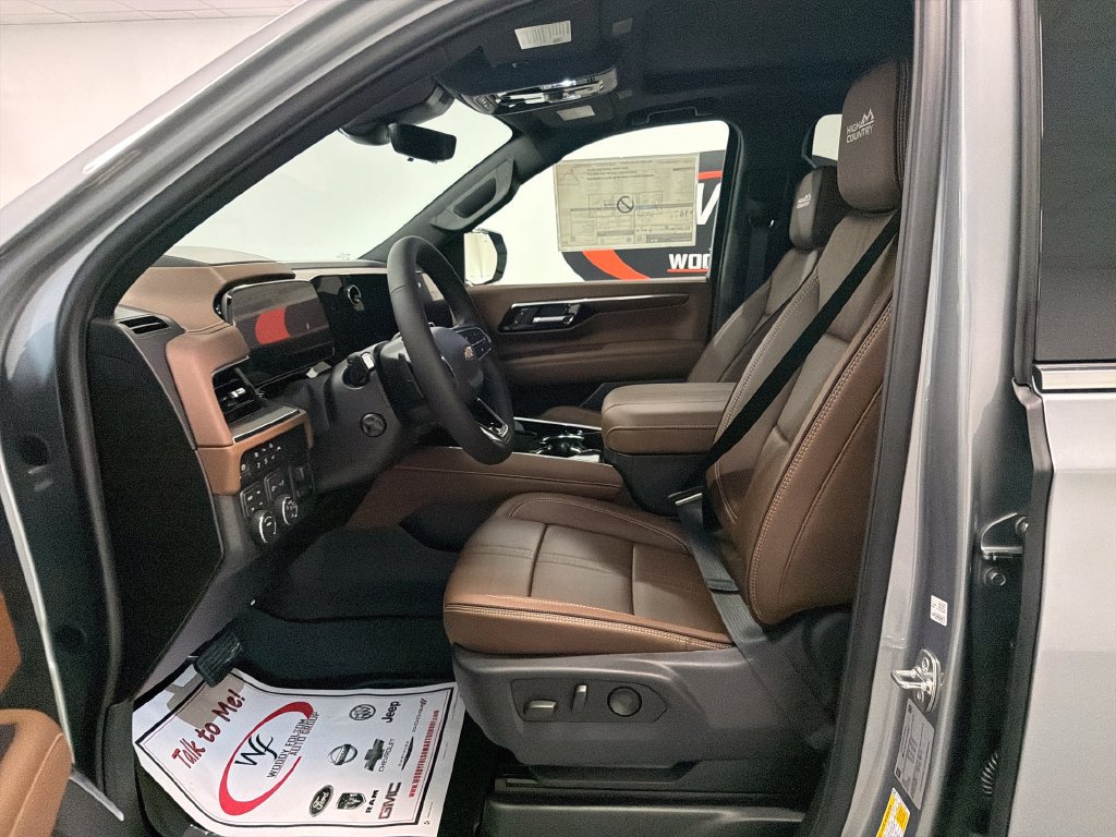 New 2026 Chevrolet Tahoe High Country w/ Sun And Tow Package AWD/4WD image 3