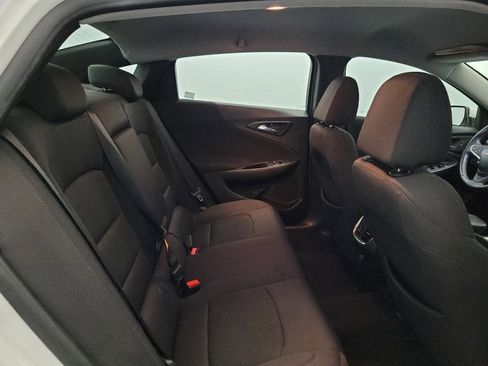Used 2017 Chevrolet Malibu LT FWD image 19