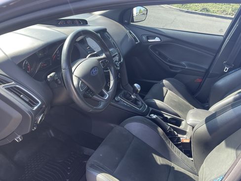 Used 2017 Ford Focus RS AWD/4WD image 9