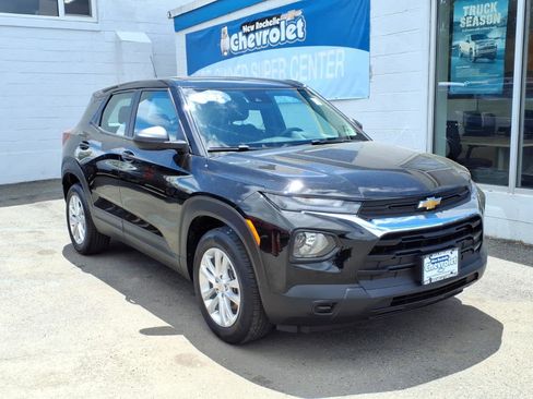 Used 2023 Chevrolet TrailBlazer LS FWD image 1