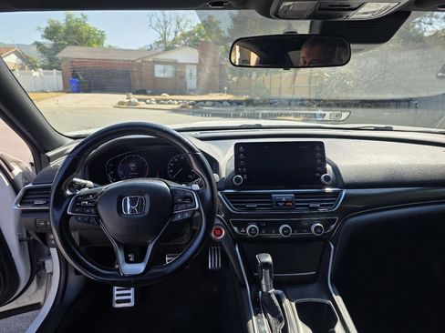 Used 2018 Honda Accord Sport image 8