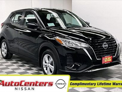 New 2025 Nissan Kicks Play S