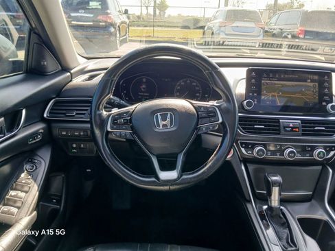 Used 2018 Honda Accord Touring image 25