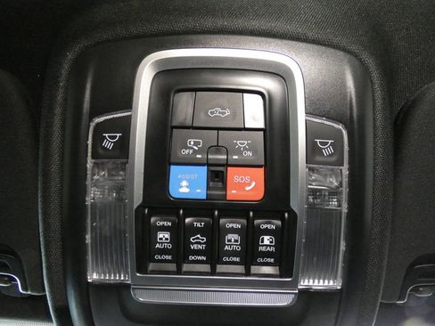 Used 2025 RAM 1500 Laramie w/ Sport Appearance Package AWD/4WD image 19