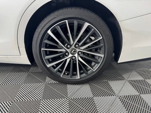 Used 2025 Lexus ES 350 w/ Premium Package FWD image 12