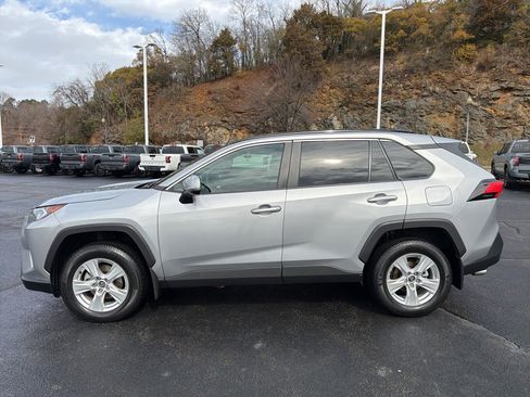 Used 2021 Toyota RAV4 XLE w/ Convenience Package image 2