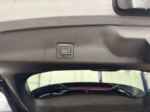 Used 2023 Chevrolet TrailBlazer RS w/ Sun and Liftgate Package image 14