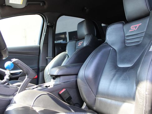 Used 2014 Ford Focus ST w/ Equipment Group 202A FWD image 15
