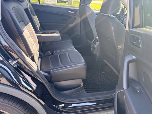 Used 2019 Volkswagen Tiguan SEL Premium AWD/4WD image 32