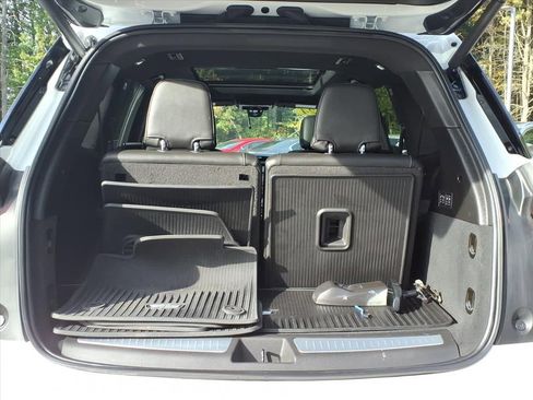 Used 2024 Cadillac XT6 Premium Luxury image 9