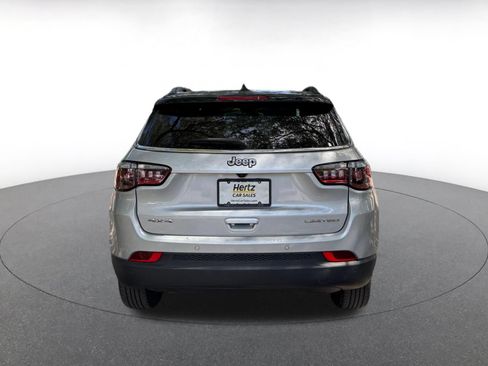 Used 2025 Jeep Compass Limited AWD/4WD image 6
