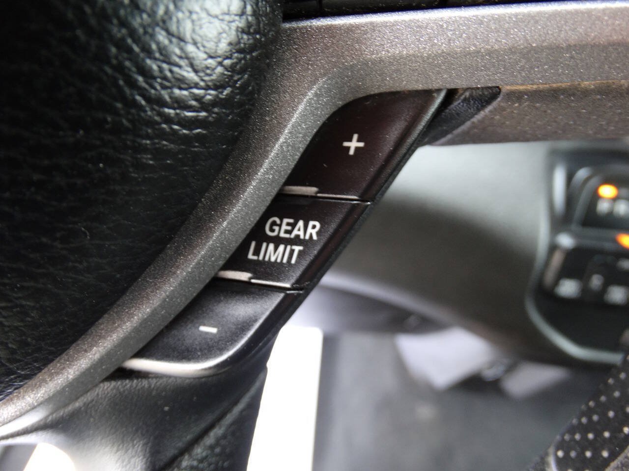Used 2019 RAM 1500 4x4 Crew Cab Tradesman w/ SXT Appearance Group image 16