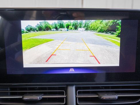 New 2026 Chevrolet Trax ACTIV w/ Driver Confidence Package FWD image 16