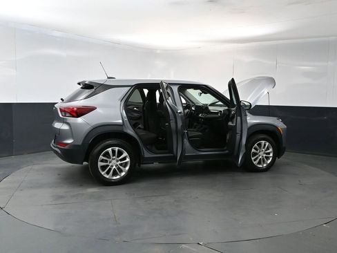 Used 2025 Chevrolet TrailBlazer LS w/ LS Convenience Package AWD/4WD image 26