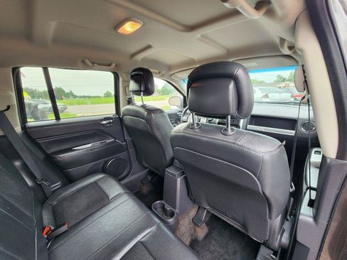 Used 2014 Jeep Compass Latitude FWD image 20